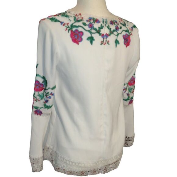 Tadashi Shoji Long Sleeve Boho White Floral Embroidery Bell Sleeve Blouse - Picture 4 of 12